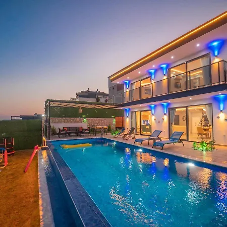 Villa Lisaa Villa *