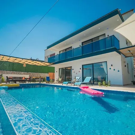 Villa Lisaa *